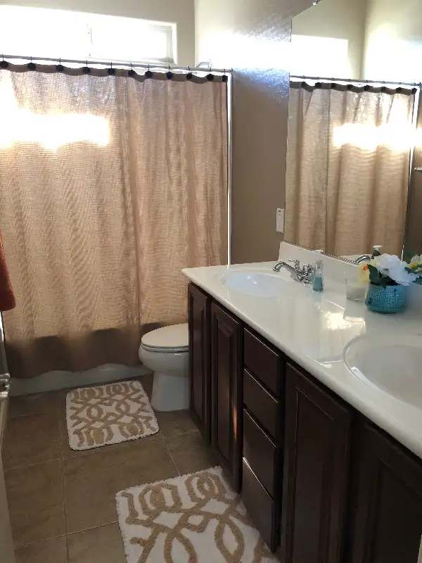 Vacation Home in Arizona in Canada - Image 10