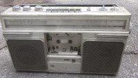 Vintage 1980's Hitachi TRK-7200HRC Stereo Cassette Boombox