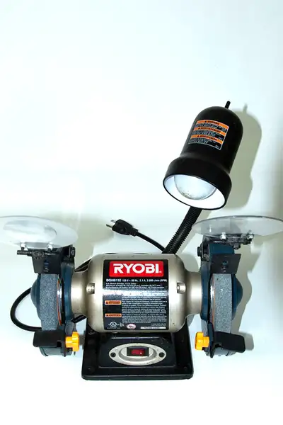RYOBI 2.1-Amp 6-inch Grinder with Work Light Model BGH6110 In like-new physical and working conditio...