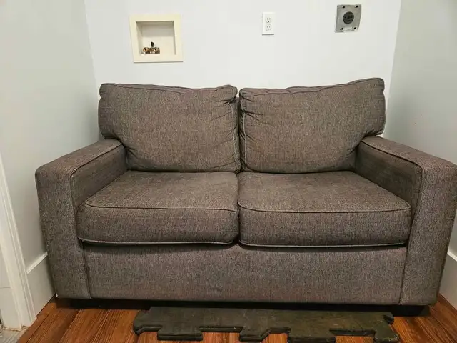 Love Seat! in Couches & Futons in Summerside - Image 2