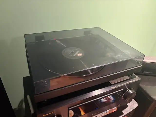 Sony PS-LX310BT turntable  in Stereo Systems & Home Theatre in Calgary - Image 4