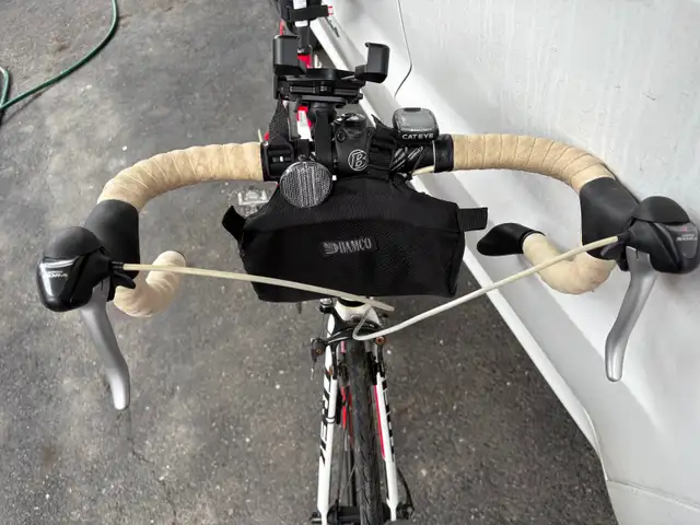 Vélo trek à vendre homme in Road in Granby - Image 4