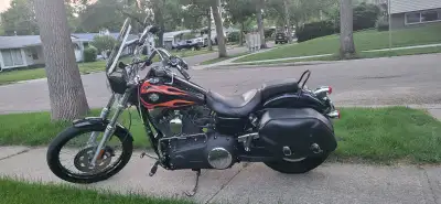 2013 Harley Wide Glide 22100 kms Windshield ,Saddle Bags ,Braided lines