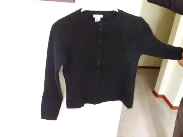 Cardigan angora in Women's - Tops & Outerwear in Saskatoon - Image 3