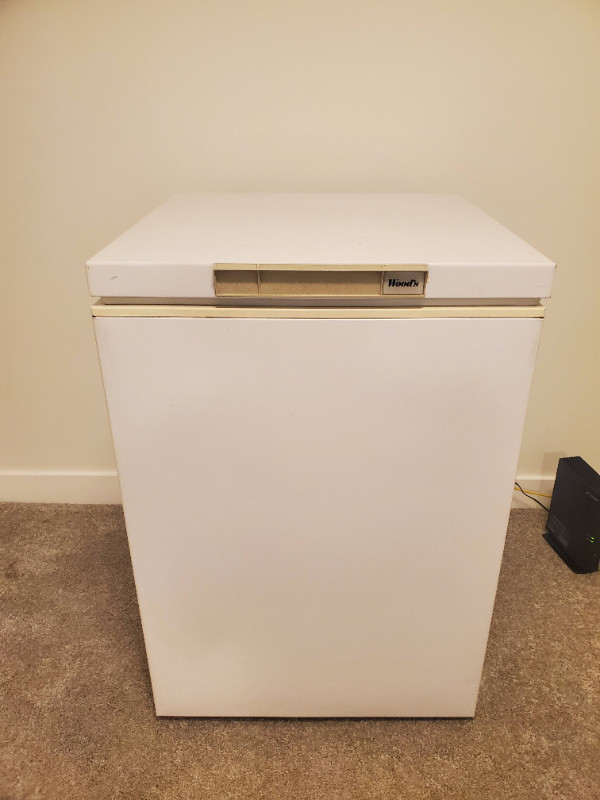 Woods Mini Chest Freezer approx 2ft x 2ft Freezers Calgary Kijiji