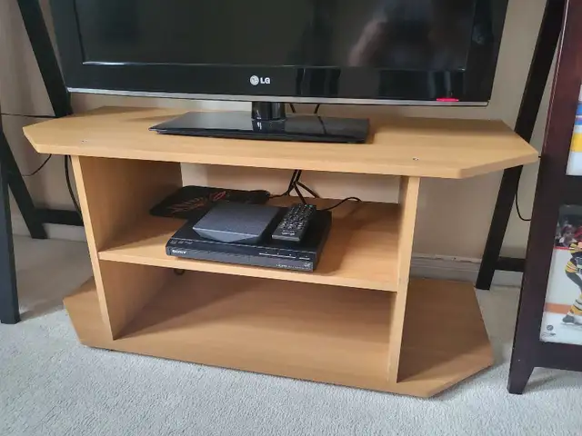 32 inch TV LG not smart TV stand Sony dvd player in TVs in Ottawa - Image 6