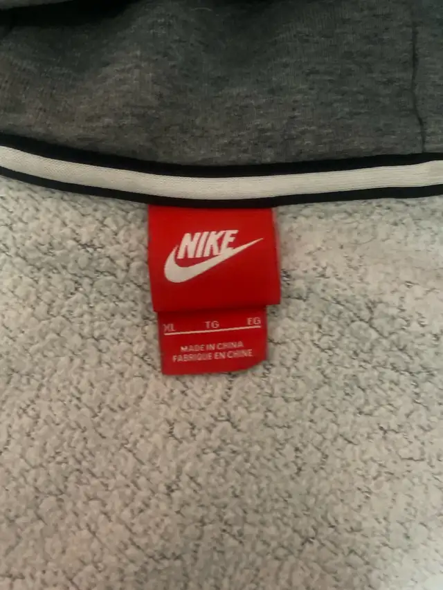 Grey Nike zip up hoodie (Old)62863738851969121