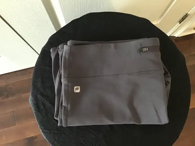 Fabletics Leggings in Women's - Bottoms in Markham / York Region - Image 2