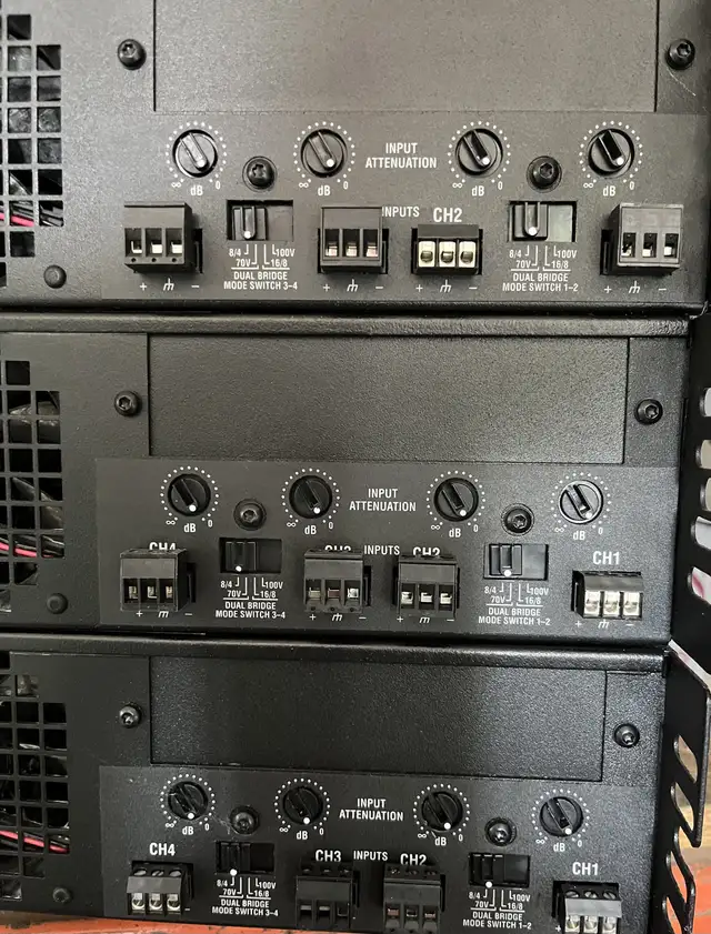 Crown CTS4200 Four channel 260 watt amplifiers in Pro Audio & Recording Equipment in London - Image 4