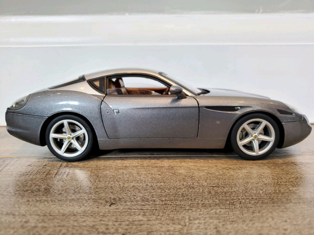 1:18 Diecast Hot Wheels Elite 2006 Ferrari 575 Zagato Grey NB in Arts & Collectibles in Kawartha Lakes - Image 2