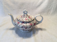 LEFTON JAPAN CHINTZ MUSICAL TEAPOT  WITH PINK ROSE