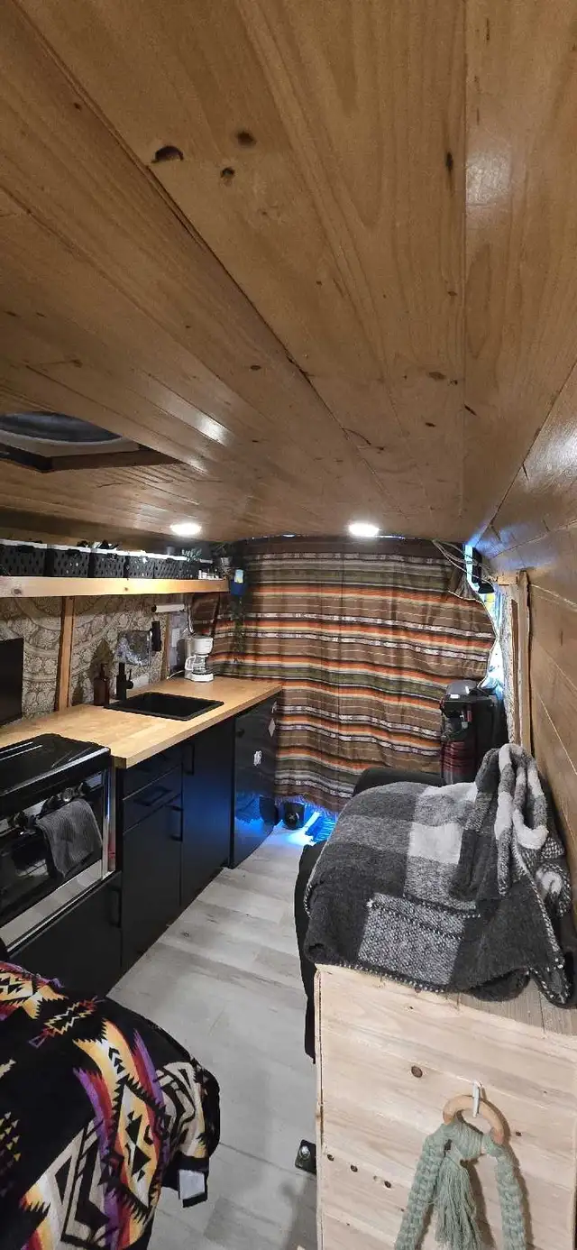 skoolie vr vanlife in RVs & Motorhomes in Longueuil / South Shore - Image 11