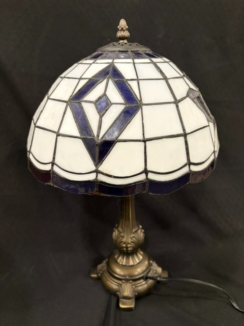Tiffany Lamp - Toronto Maple Leafs in Arts & Collectibles in Calgary - Image 4