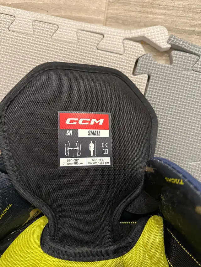 brand new ccm as580 hockey pants in Hockey in Mississauga / Peel Region - Image 3