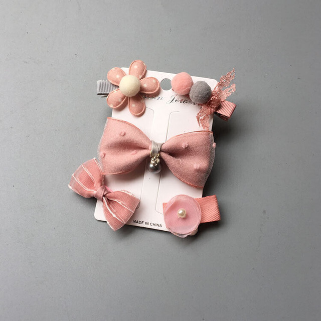 5-piece little girl hair clip set in Other in Calgary - Image 4