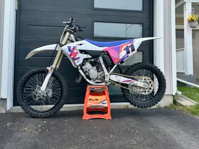 2024 Yamaha YZ125 50th anniversary edition!! Bike speaks for itself!! Can’t get in Ontario as all de...