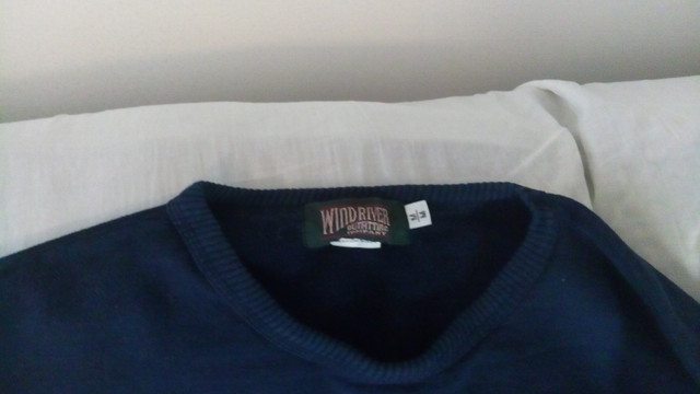 Windriver Sweatshirt in Women's - Tops & Outerwear in Guelph - Image 3