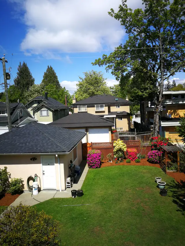 Furnished and Bright Upper Bedroom w/ Ensuite Bathroom near UBC in Room Rentals & Roommates in Vancouver - Image 2