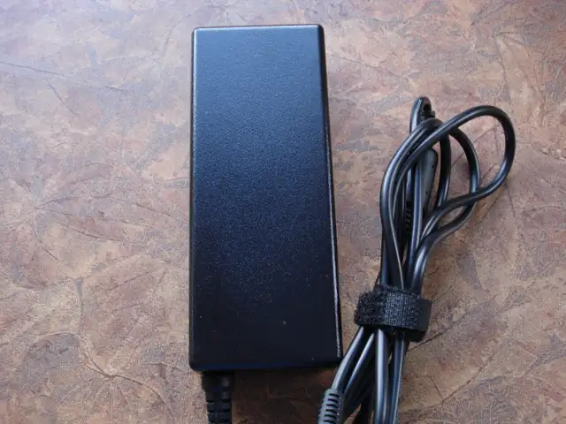 Toshiba Satellite 4030CDS AC Adapter PA3469U-1ACA, AC15V75D in Laptop Accessories in Granby - Image 5