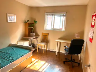 A Private room with Private Washroom for rent Finch/Hwy404