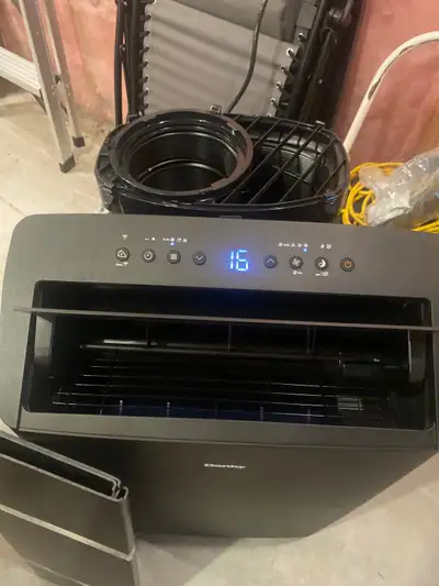 14,000 BTU portable AC. 2025 model Really strong and powerful Used for couple hours Basically new No...