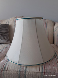 VINTAGE TABLE LAMP SHADE