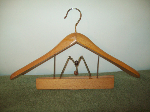 Solid wood suit coat hanger in Arts & Collectibles in Stratford - Image 2