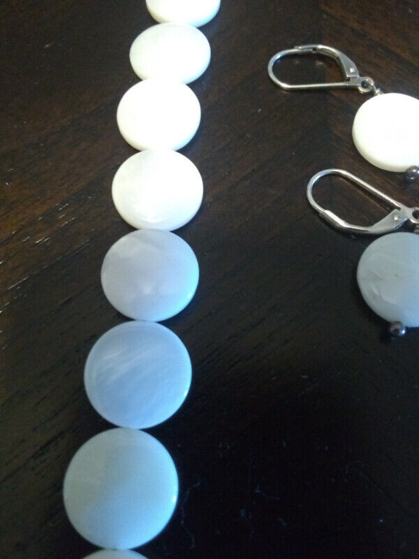 Mother of Pearl Necklace and Earrings. in Jewellery & Watches in Calgary - Image 4