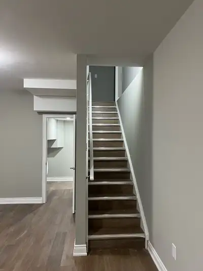 Very Spacious Legal Walkout Basement for Rent – Ravine Lot Enjoy comfortable living in this very spa...