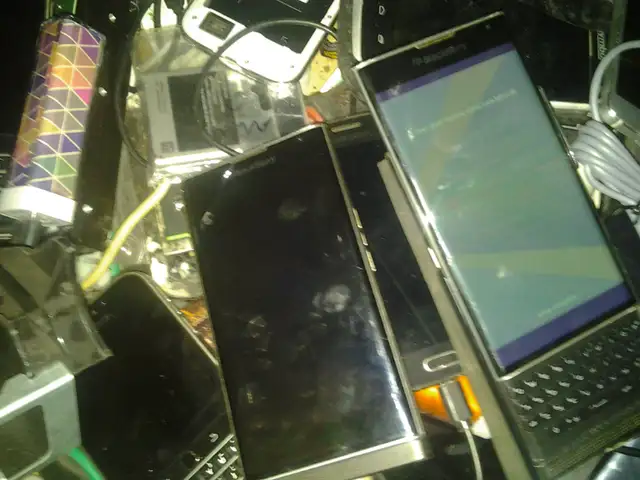 BlackBerry Priv STV100 32GB 18MP Slider 900+ cell phones 900+pc in Cell Phones in City of Montréal - Image 4