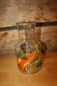 New  1-1/2liter Dinosaur Glass pitcher $4.00