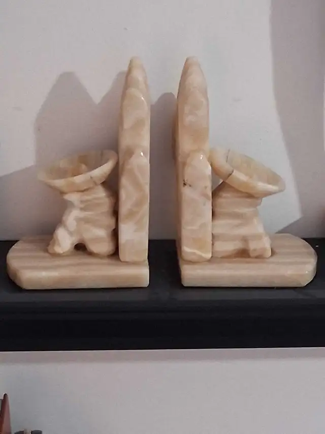 Marble Bookends in Arts & Collectibles in Edmundston - Image 2