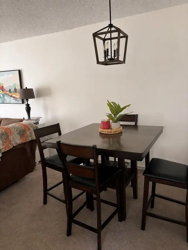 SOLID WOOD DINING SET - table & 4 matching chairs in Dining Tables & Sets in Oshawa / Durham Region - Image 3