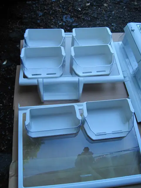 KENMORE ELITE (Sears) Refrigerator Parts - Pieces Réfrigérateur in Refrigerators in City of Montréal - Image 10