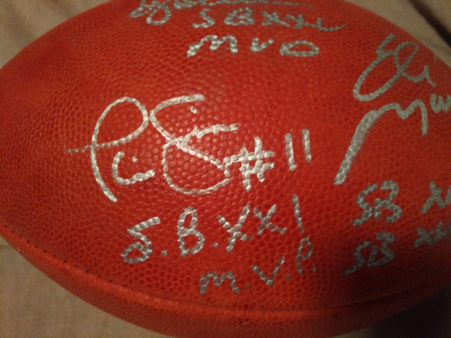 Memorabilia NFL Authentic Football Signed & Inscribed with COA in Arts & Collectibles in City of Toronto - Image 4