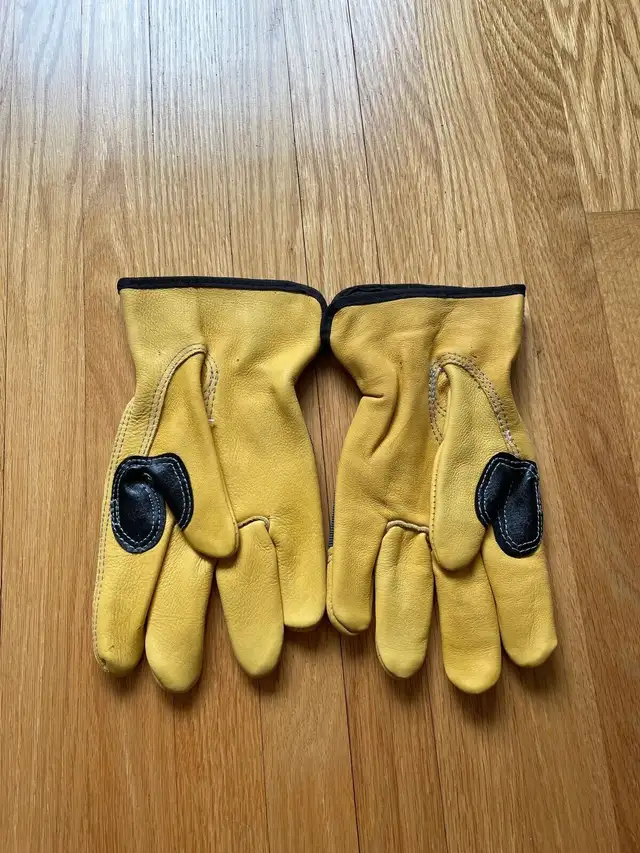 Gloves, outdoor Yardworks, gardening  in Other in City of Toronto - Image 7