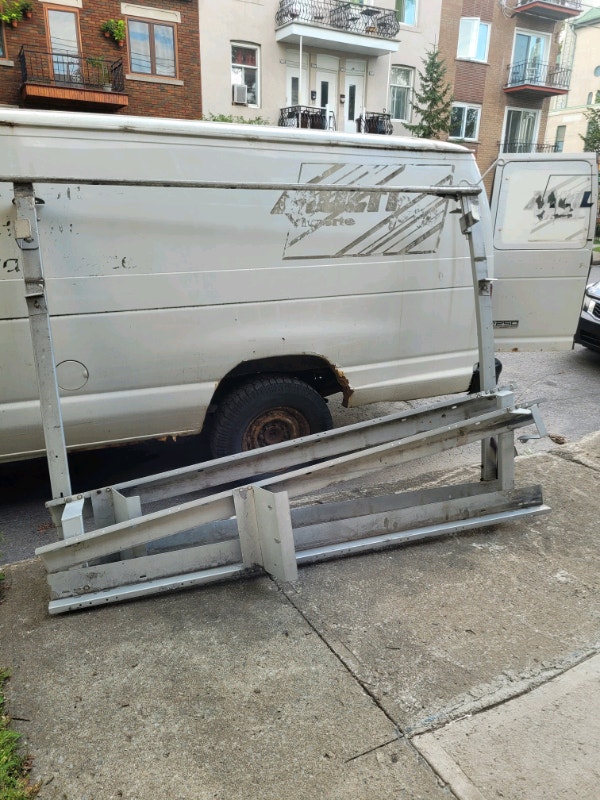 Rack pour échelle et escabeaux de 6 et 8 pi Échelles et échafaudages Ville de Montréal Kijiji