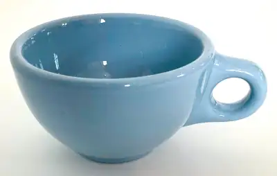 LIRE JUSQU'À LA FIN DU TEXTE. Antiquité 1956. Collection. Lot de tasses en porcelaine de type "resta...