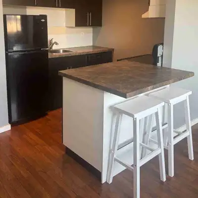 Bright Bachelor Suite for Rent – West College Park, Saskatoon Available: immediately Rent: $1,095/mo...