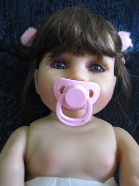 BRAND NEW Full Silicone Reborn Baby Doll in Arts & Collectibles in North Bay - Image 2