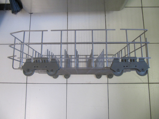 Kenmore/Whirlpool Model W10728159 Lower Dishwasher Rack 1/2Price in Arts & Collectibles in Mississauga / Peel Region - Image 3