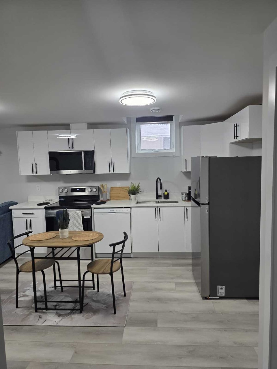Beautiful Fully Furnished 2-Bedroom Home for Rent in Rosewood 4