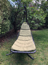 Chaise longue suspendue (modèle courant)