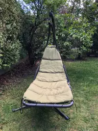 Chaise longue suspendue (modèle courant)