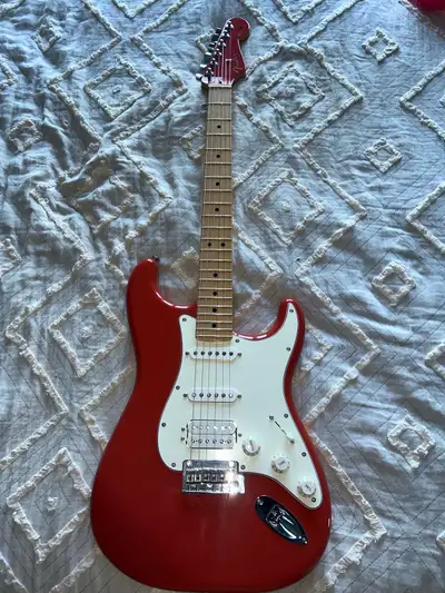 Brand new Fender Stratocaster only been played a few times. Thought I would use it more but I prefer...