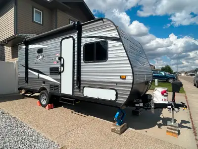 Jayco 2021 21’ trailer. Only used a handful of times. - weight - unloaded 3380 lbs - dry hitch 375 l...