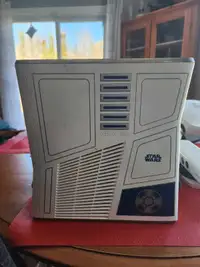 R2D2 Xbox 360 with C3P0 controller and Kinect