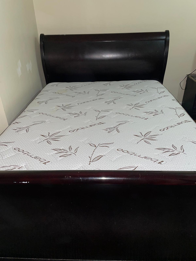 Queen size bed in Beds & Mattresses in Markham / York Region - Image 3