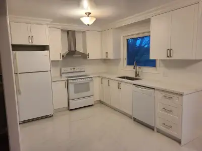 Available March 31st Location: Rossland Rd & Thickson Rd, Whitby / Main floor only Fully renovated b...