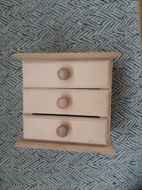 Jewelry box